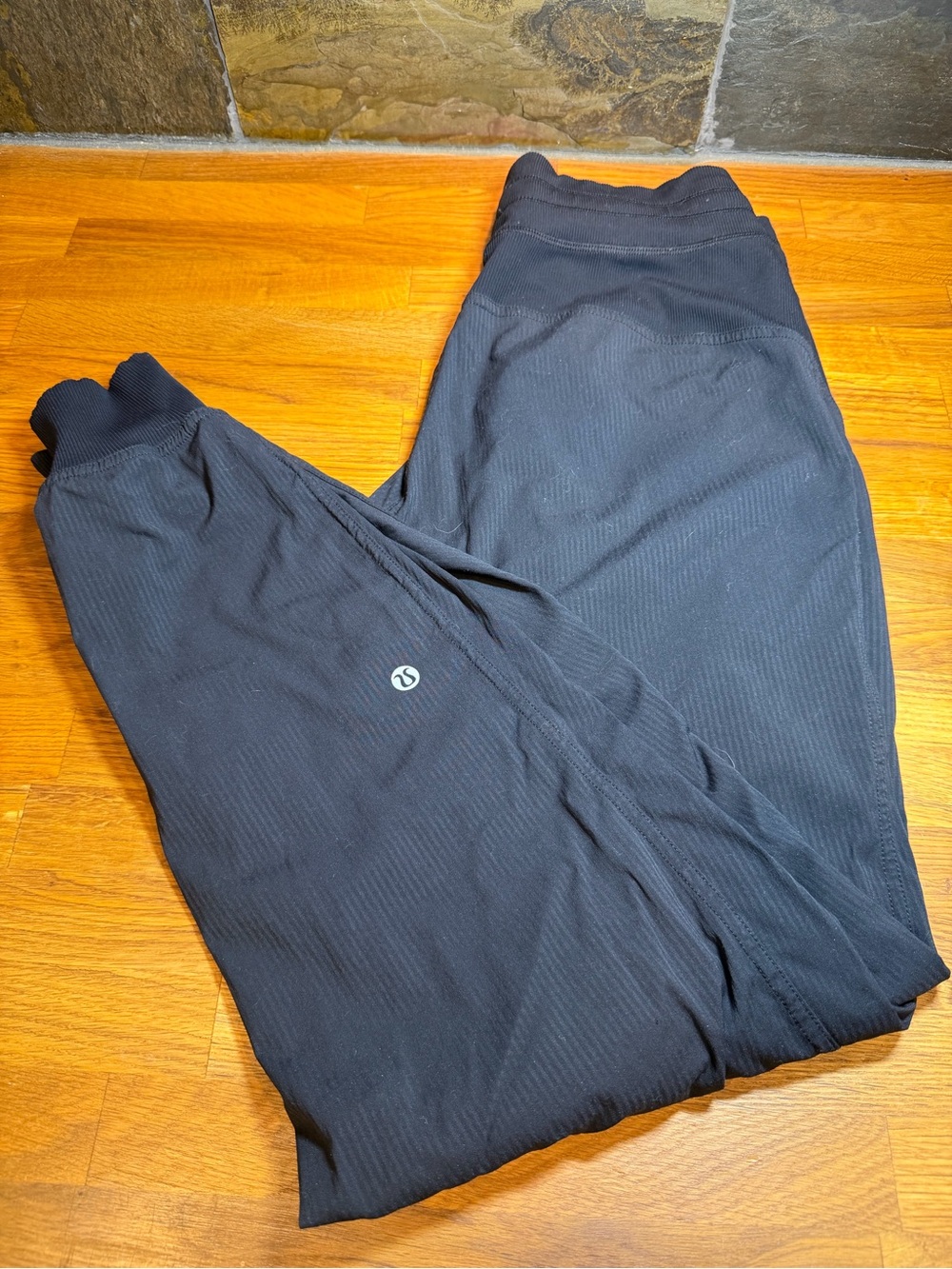 lululemon athletica Women’s Black Athletic Jogger Pants Size 4